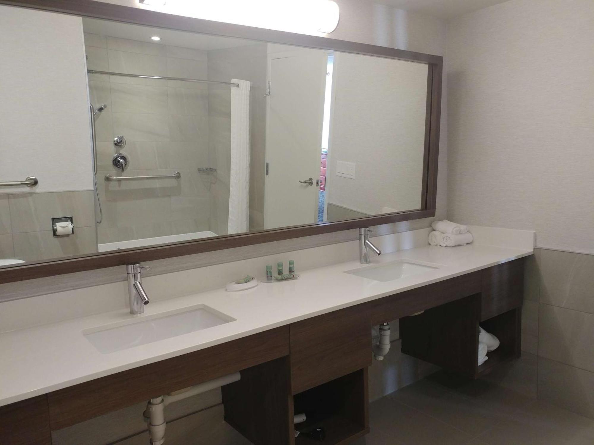 Best Western Hotel Brossard Εξωτερικό φωτογραφία